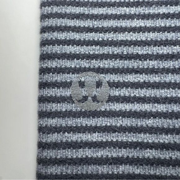 Lululemon Wunder Under Crop *Reversible in Black Heathered Coal Mini Check - Picture 4 of 6